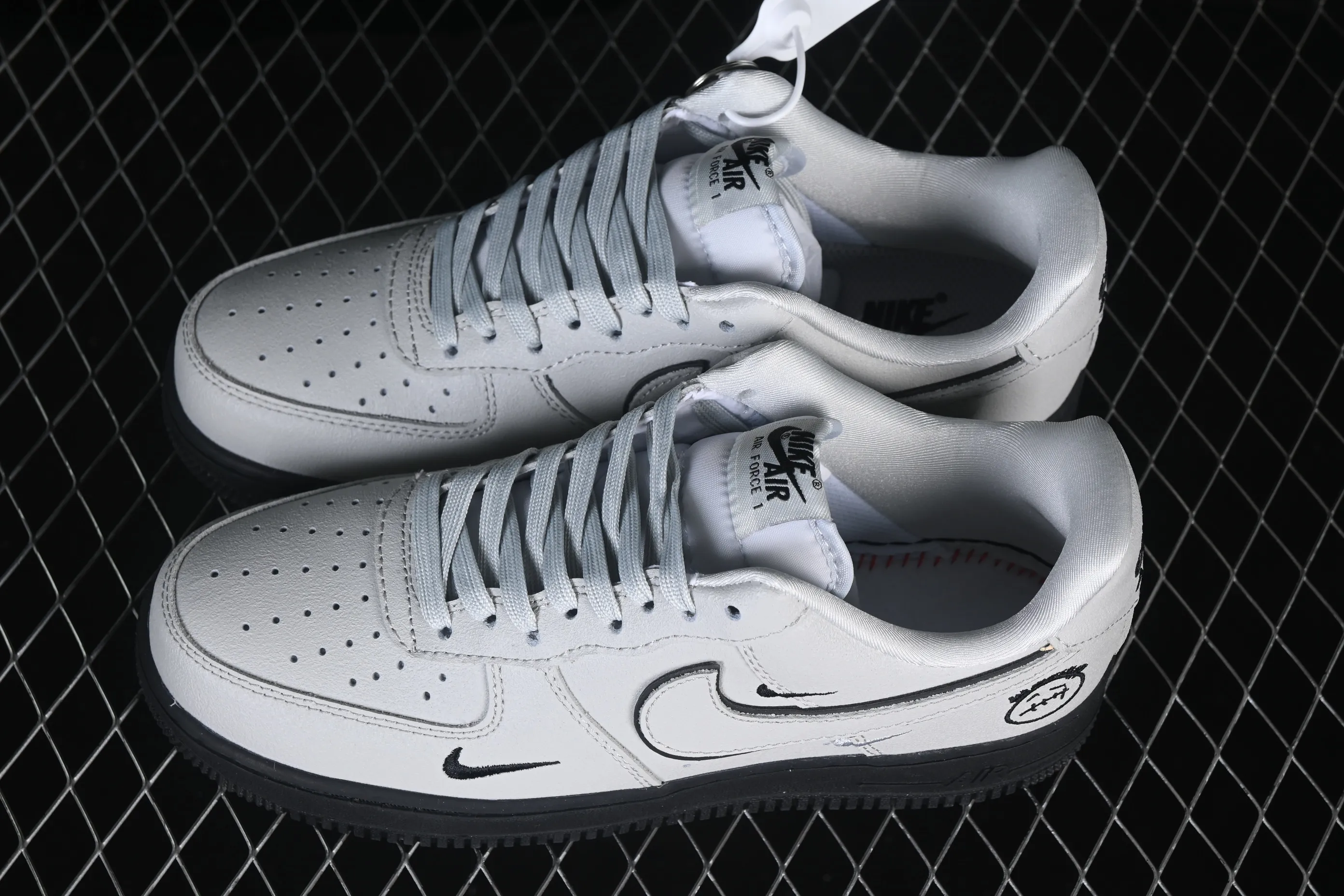 All categories Nk Air Force 1 Air Force series Nk Air Force 1 Low Air Force low-top Nike Air Force 1'07 Low cool gray tone collision cool black Air Force 1 low-top casual sneakers XL1979-128